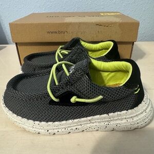 Bruno Marc Boys Slip-On Mesh Loafers Gray Lime Green Lightweight Shoes Size9 NWT